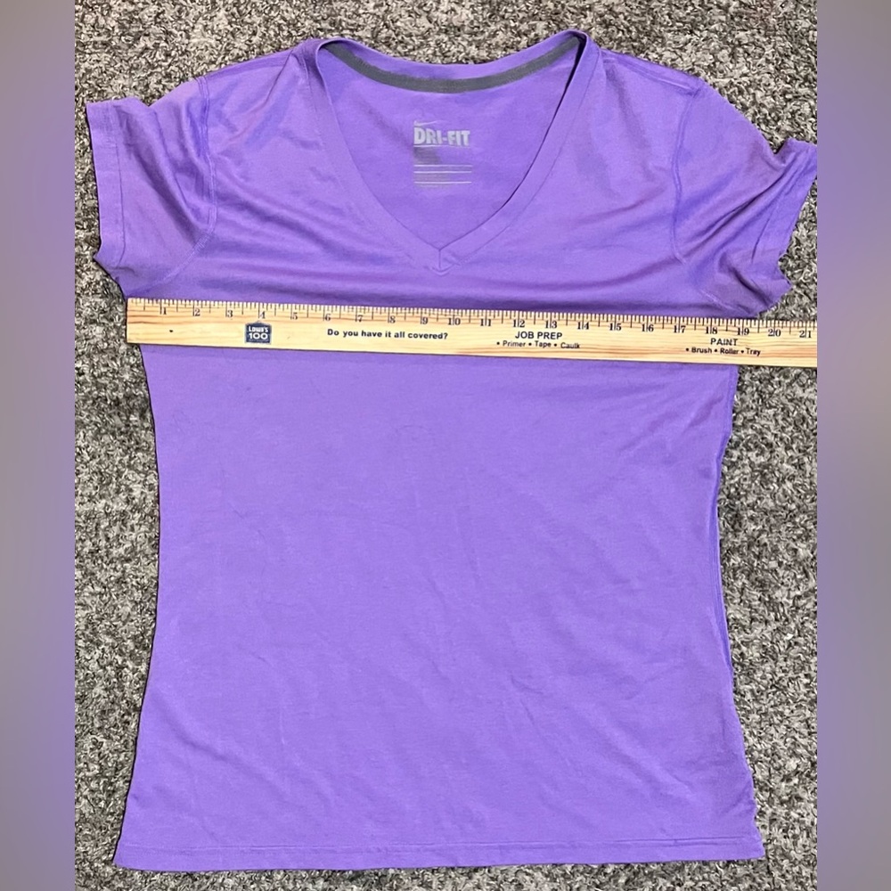 Nike Women’s Purple Dri-Fit Regular Fit V-Neck Short Sleeve Shirt! Size Large. - Picture 6 of 10